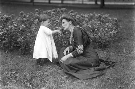 Doris Humphrey with her father's Aunt Linnie