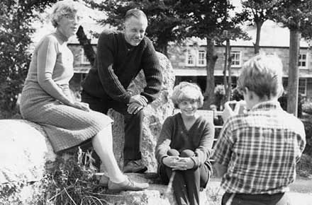 Robert Manry and family, 1965