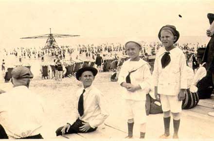 Cedar Point -- sea swing